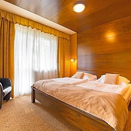 Aplend Wellness Borovica 4*