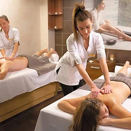 Aplend Wellness Borovica ホテル