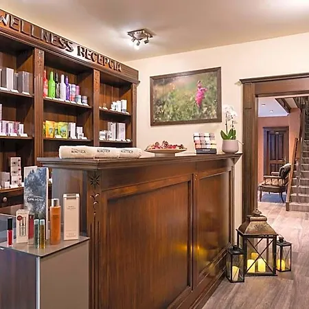 ホテル Aplend Wellness Borovica Vysoké Tatry
